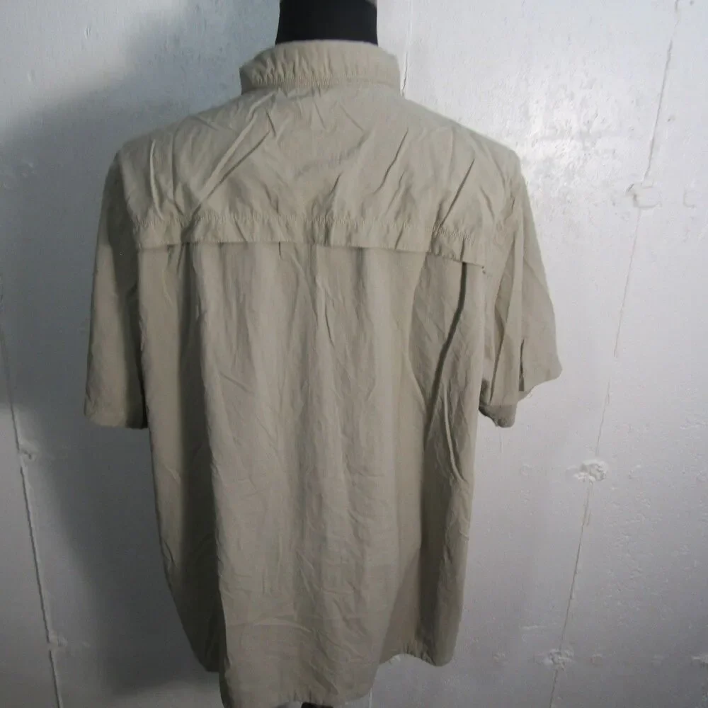 The North Face Men's XXL Tan Short Sleeve Button Up Vented Ripstop Fishing Shirt